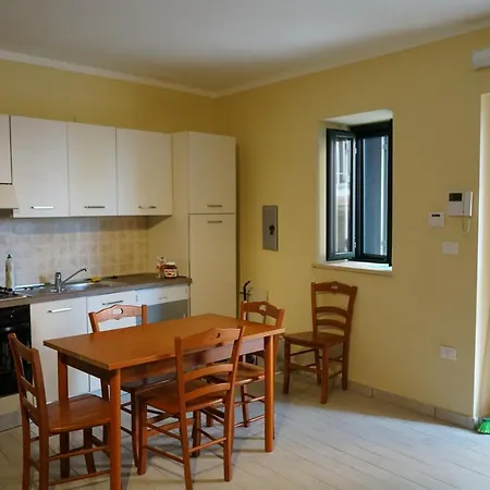 Apartment Casa Con 3 Da Letto Lombarda Alta *